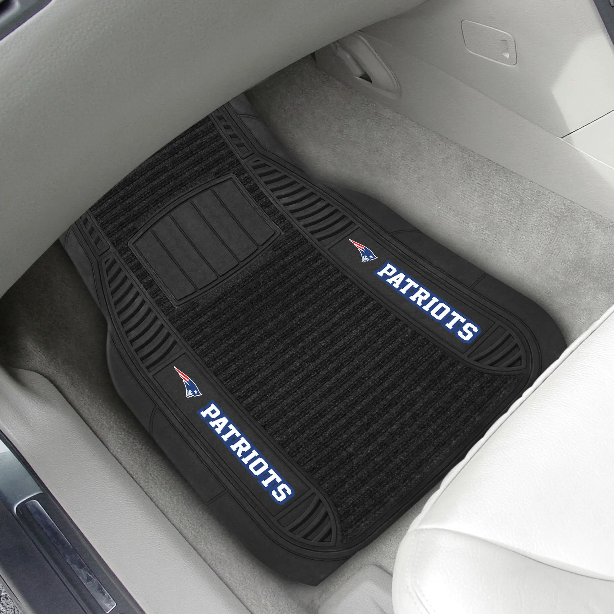 Fanmats New England Patriots 2 Piece Deluxe Car Mat Set