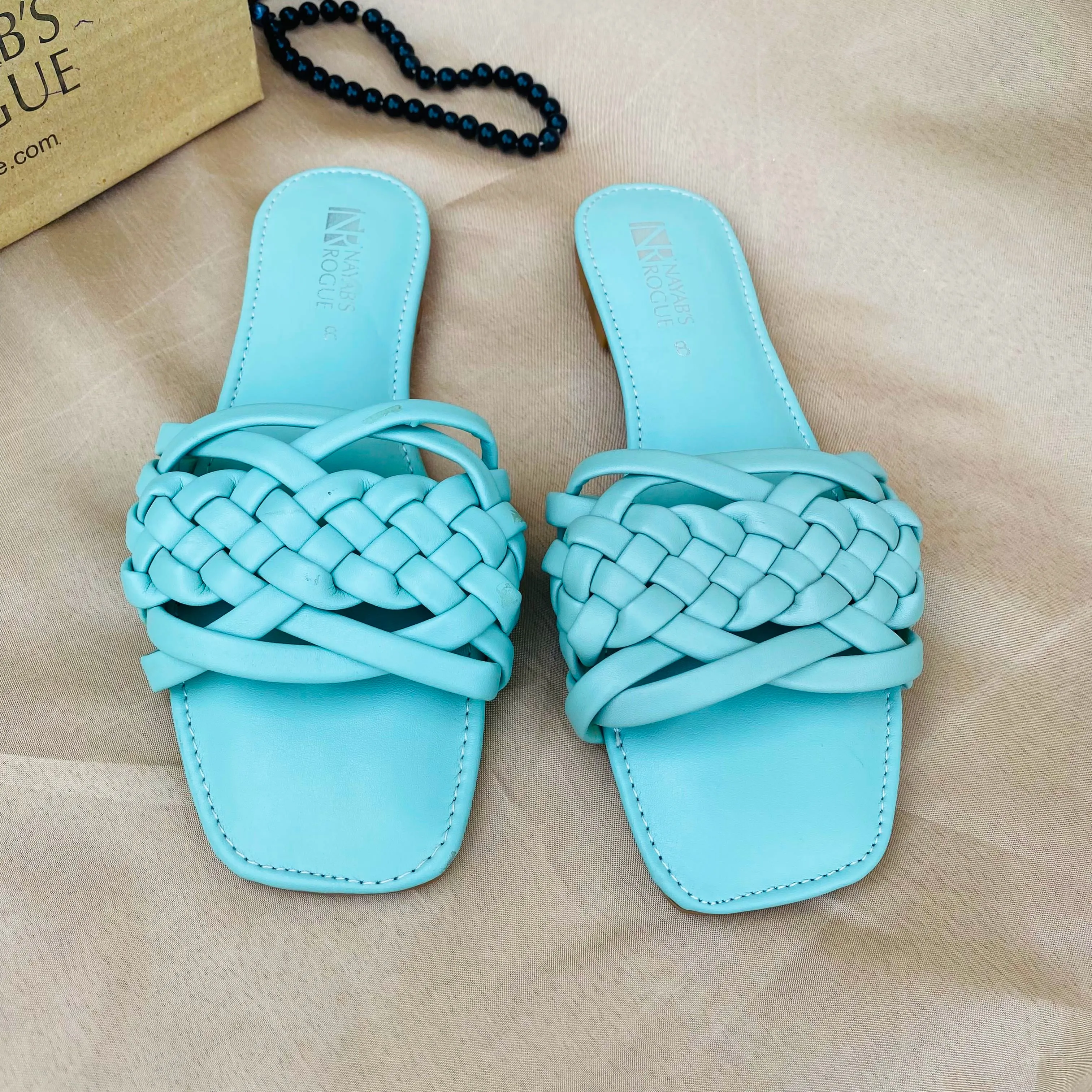Flat Sliders With Rubber Sole