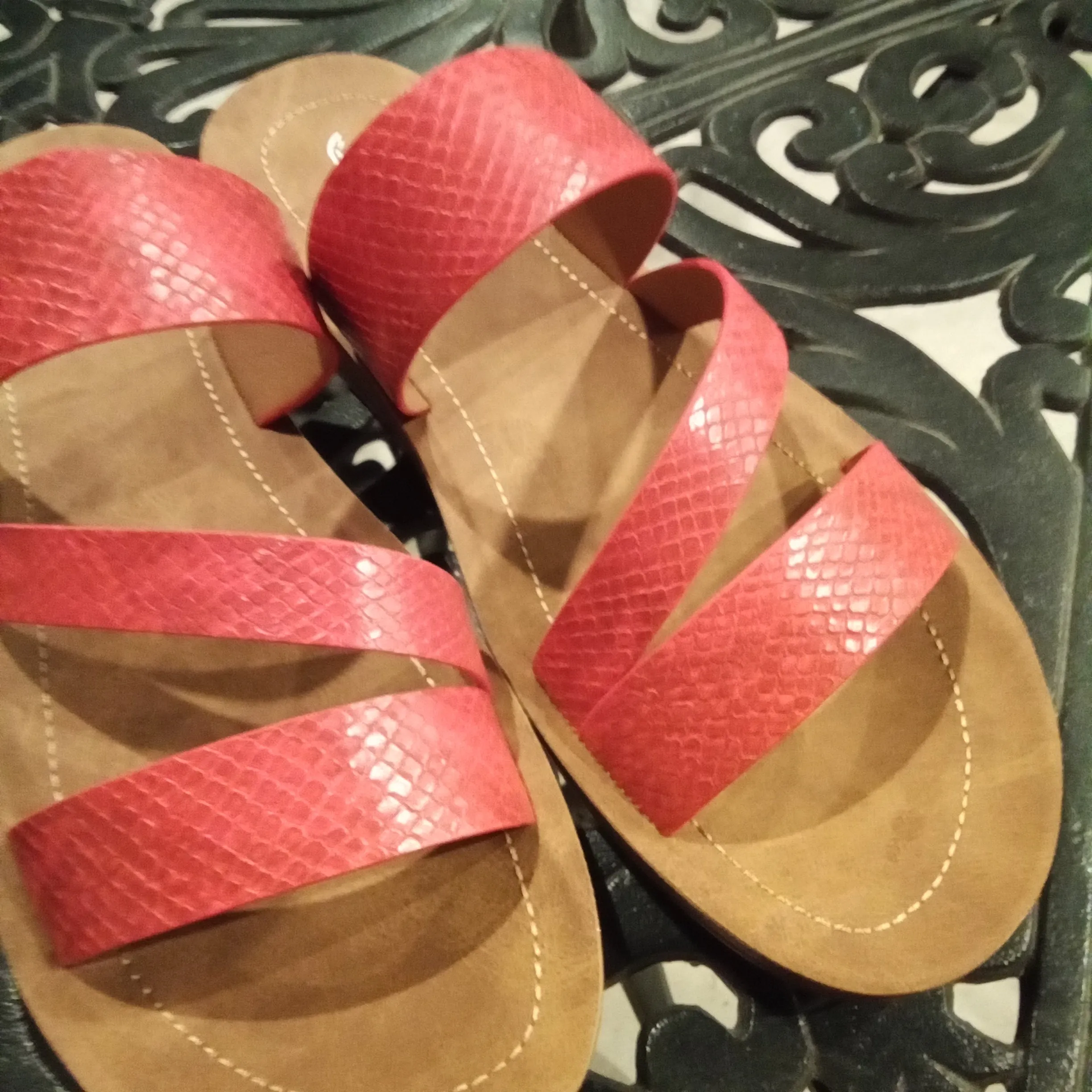 Red Textured Sandal | Corkys Lydia