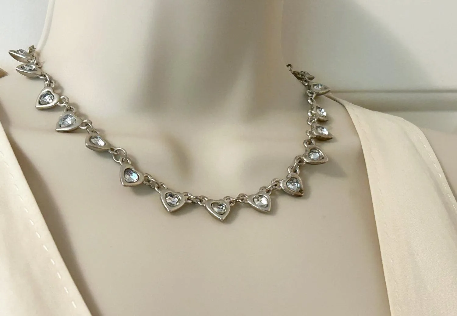 Very Pretty and Elegant Rhinestone Hearts Necklace