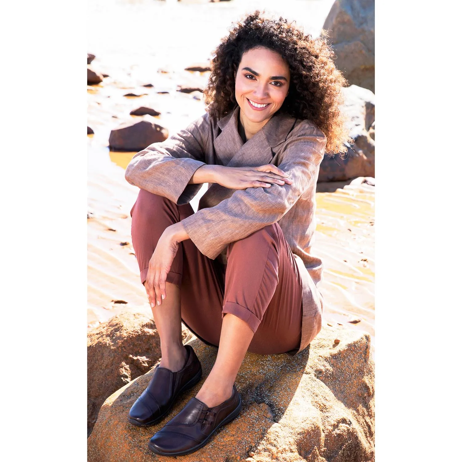 Women's Earth Hawk Black Leather